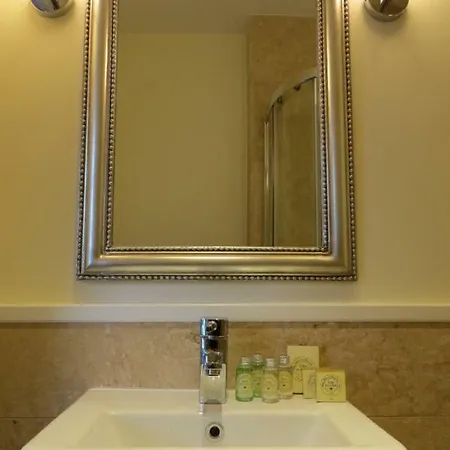 Devon View House 4*