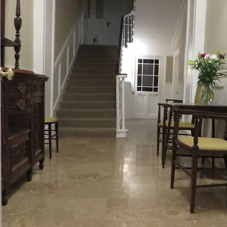 Devon View House 4*