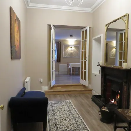 Devon View House לינה וארוחת בוקר 4*