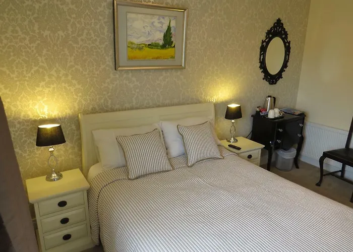 לינה וארוחת בוקר Devon View House